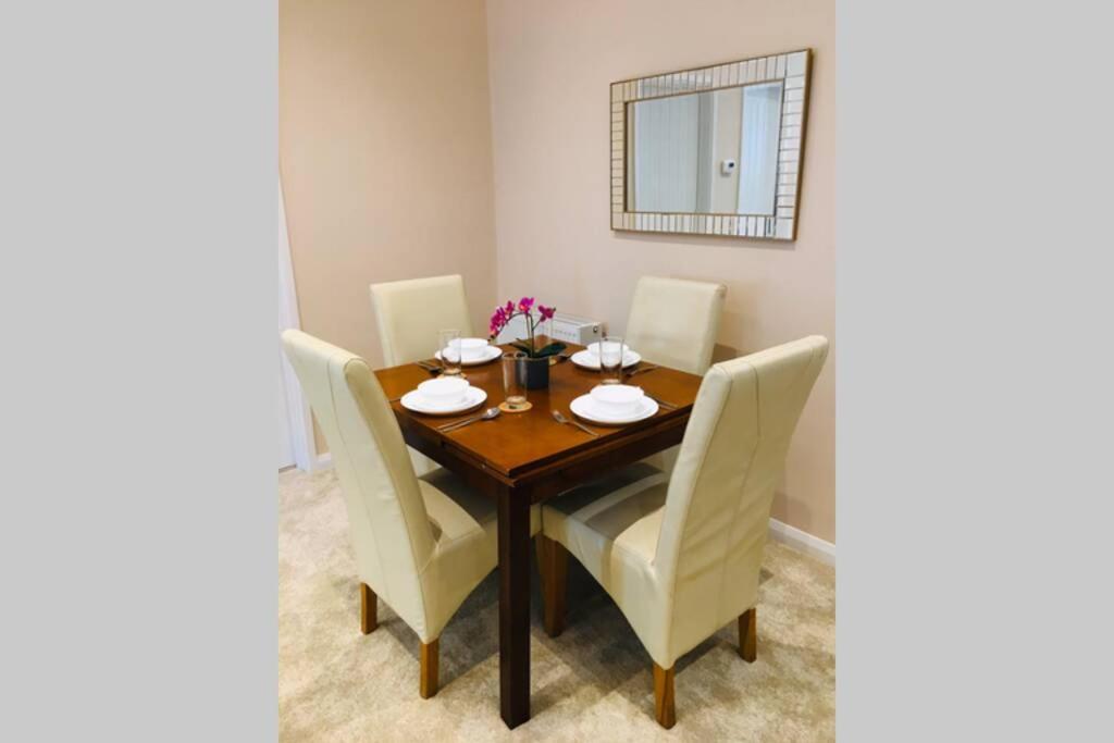 Private 1St Floor Apartment - Perfect For Port Of Dover, Eurotunnel And Short Stays المظهر الخارجي الصورة