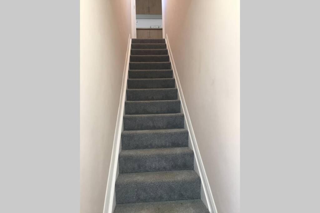 Private 1St Floor Apartment - Perfect For Port Of Dover, Eurotunnel And Short Stays المظهر الخارجي الصورة